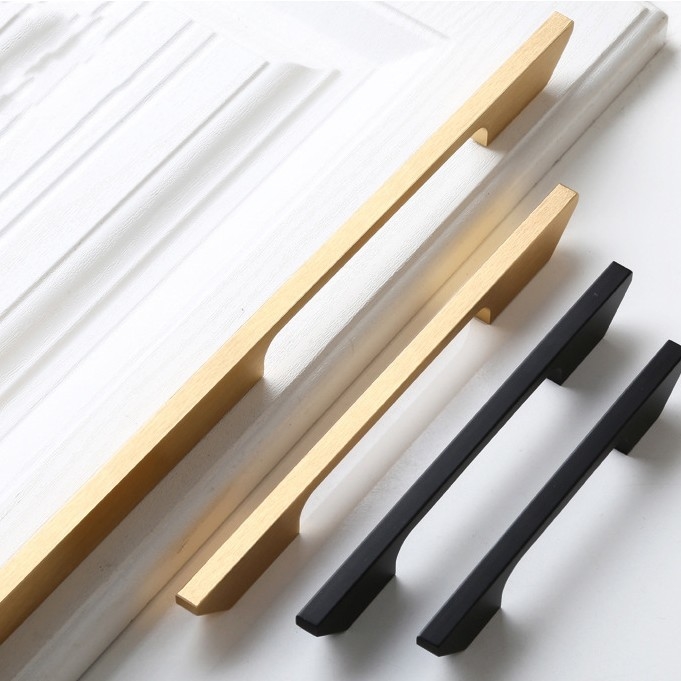 Tay nắm tủ quần áo cổ điển Vàng đen 1000mm Trang trí dài cho phòng ngủ