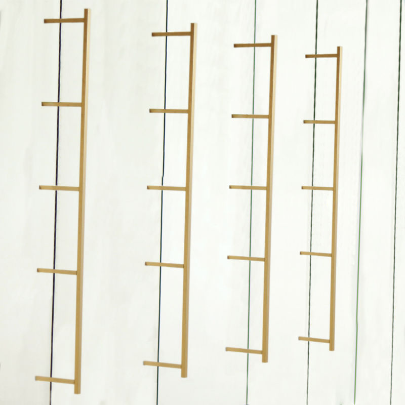 Kệ treo tường khung kim loại nhôm 3 lớp màu vàng SGS 820mm cho trang trí nội thất
