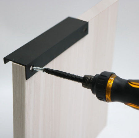 Cửa tủ nhôm màu RAL 200mm Kéo bằng vít Anodized